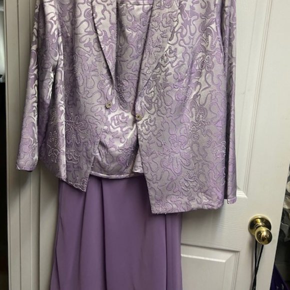 Lovely Lavendar formal dress with jacket - Picture 1 of 7